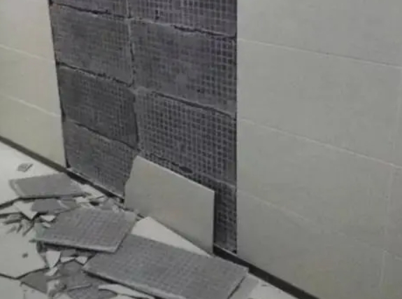 昭苏瓷砖空鼓维修公司分享下昭苏墙砖松动维修的知识